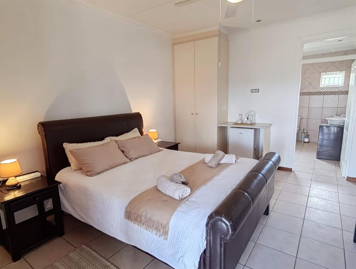 Aviators Paradise Guest House มอสเซิลเบย์ ภายนอก รูปภาพ