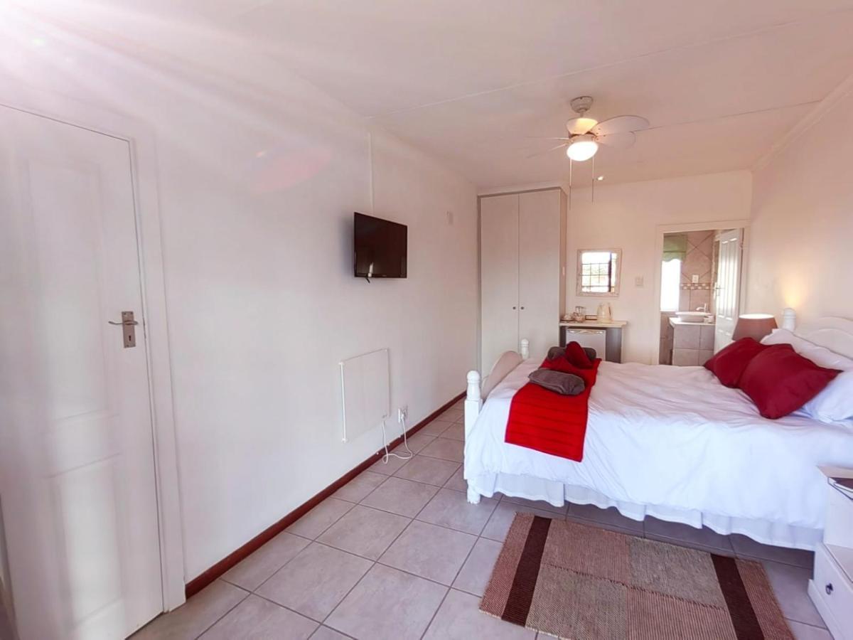Aviators Paradise Guest House มอสเซิลเบย์ ภายนอก รูปภาพ