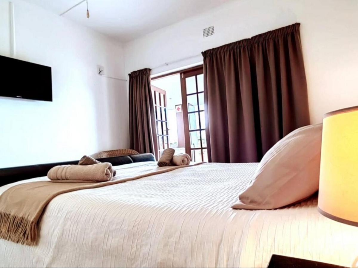 Aviators Paradise Guest House มอสเซิลเบย์ ภายนอก รูปภาพ