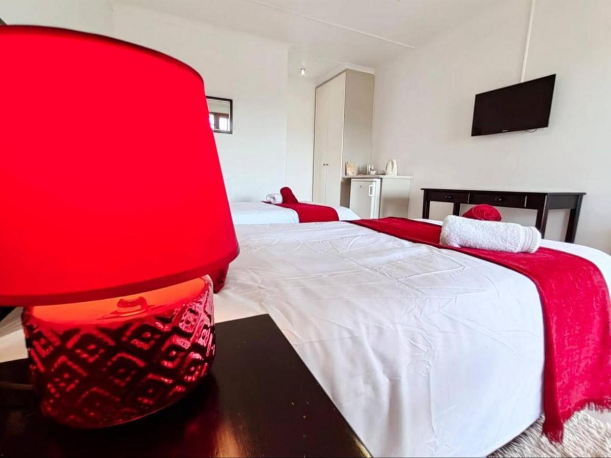 Aviators Paradise Guest House มอสเซิลเบย์ ภายนอก รูปภาพ